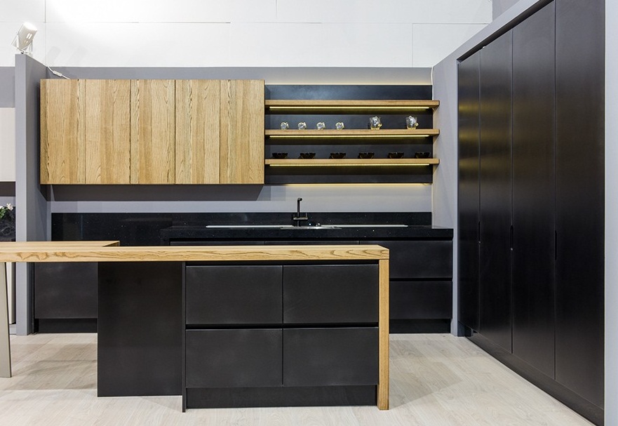 3f52ccea00033ee35105268c077e1ee обрезан